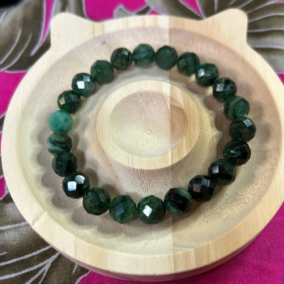 8mm Faceted Emerald Bracelet Made In Maui - Picture 1 of 7